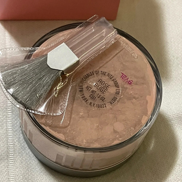 🤍New Charles of the Ritz Custom Blended Powder🤍 - Picture 4 of 5